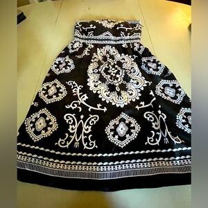 BRAND NEW - NWT Gorgeous WHBM Strapless Black and White Dress Size 0